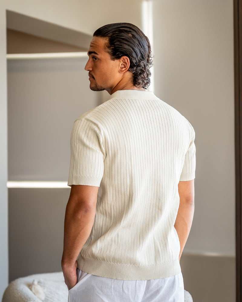 Ensiluokkainen resori-pikeepaita
