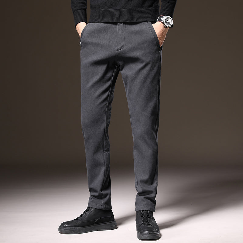 Classic Fit Housut