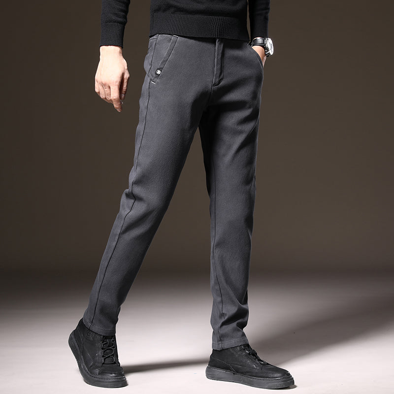 Classic Fit Housut