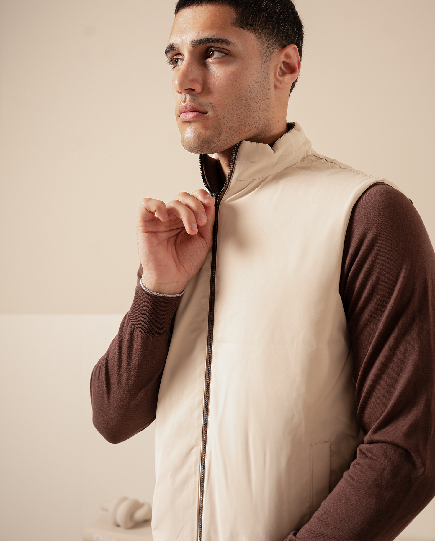 VÄNDINKARIN VÄST - EBONY/BEIGE